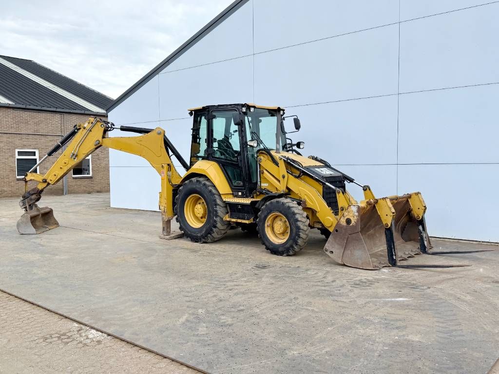 CAT 427F2 - Telescopic / 6/1 Bucket + Forks + Hammer