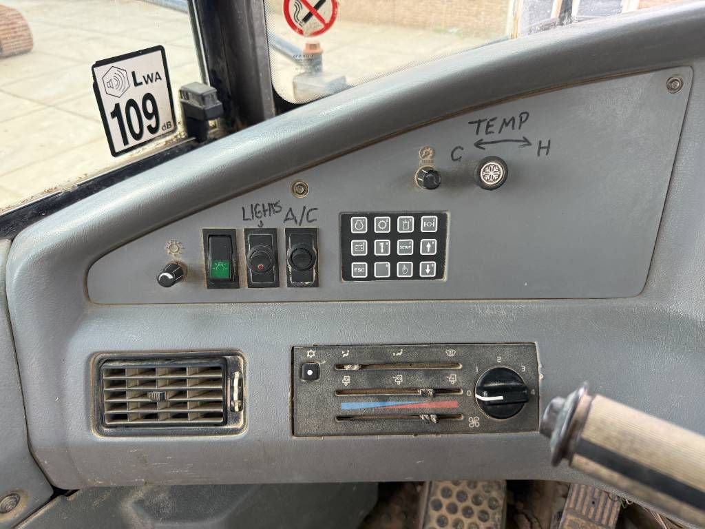 Volvo A40D - Airco / Heated Seat / Camera