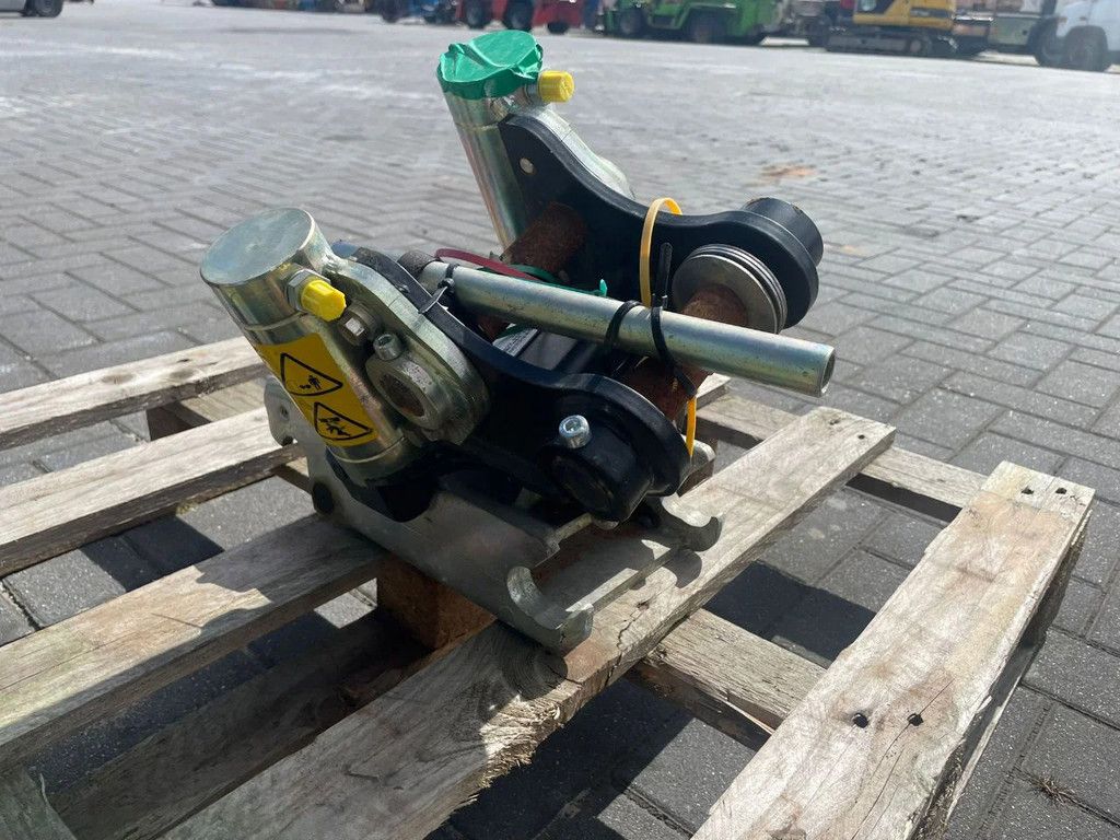 STEELWRIST TMX S30 -180HA | TILT QUICKCOUPLER | TILTING COUPLER | NEW