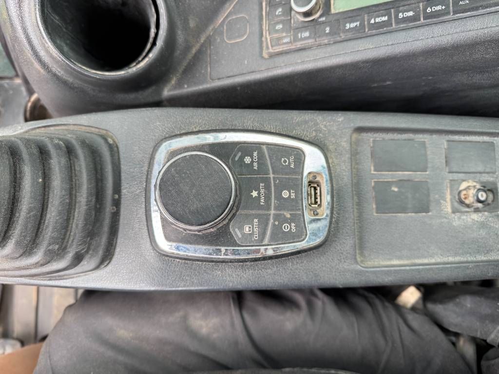 Hyundai HX380AL - Hammer Lines / Quick Coupler