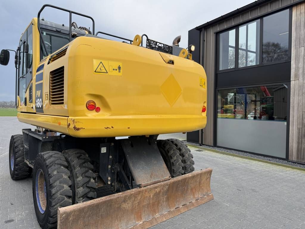 Komatsu PW 180-10 wielkraan