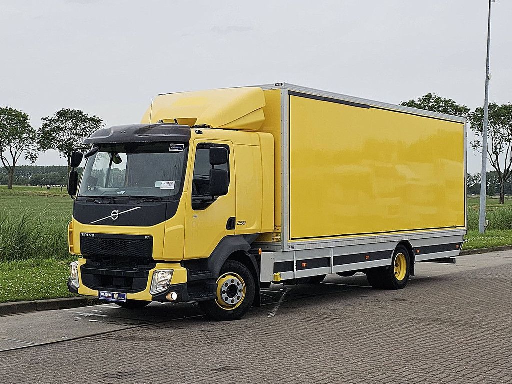 VOLVO FL 250.12 6 cyl. airco