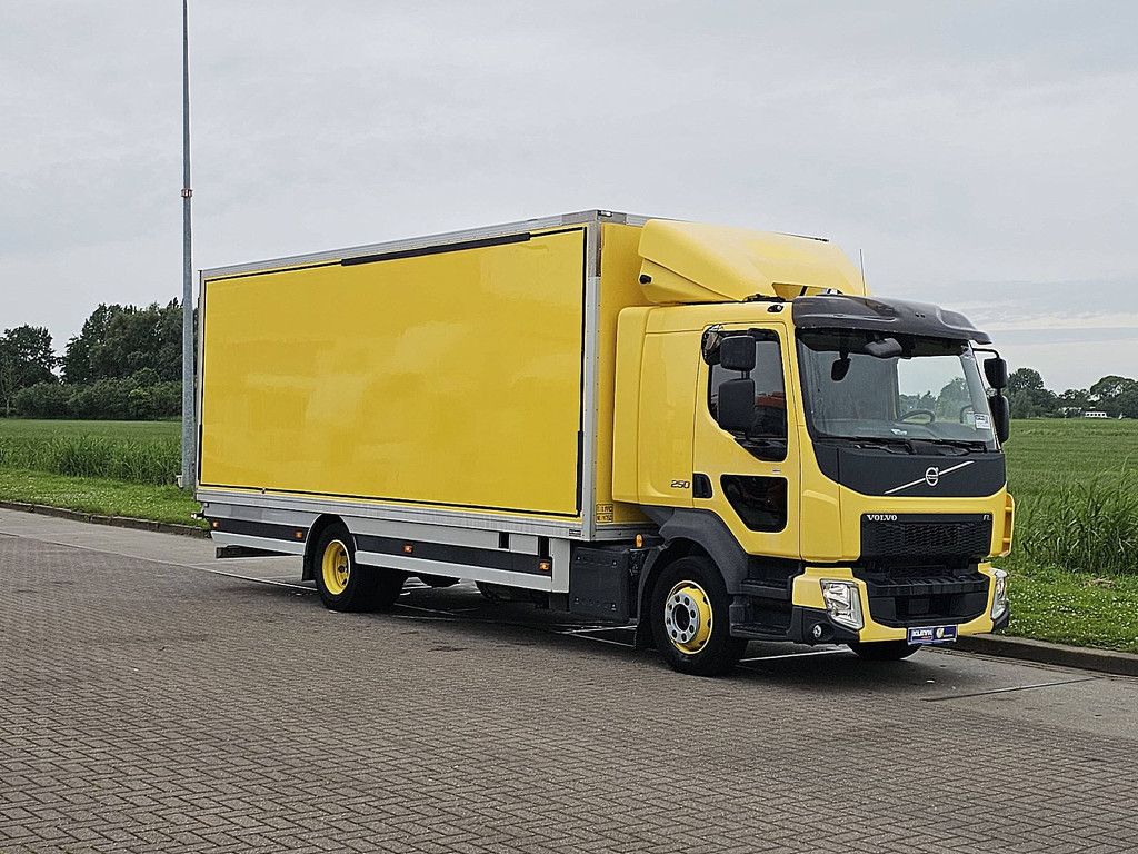 VOLVO FL 250.12 6 cyl. airco
