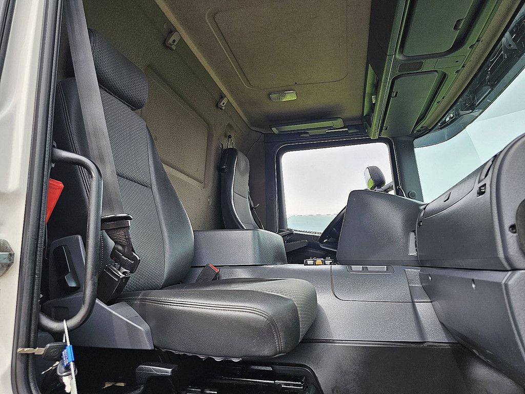 SCANIA P360