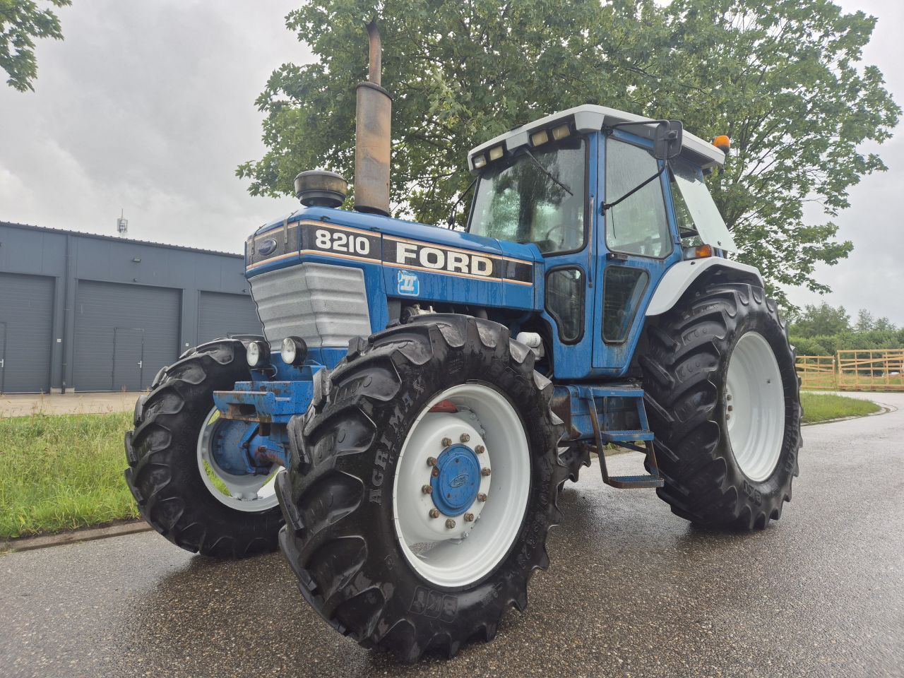Ford 8210
