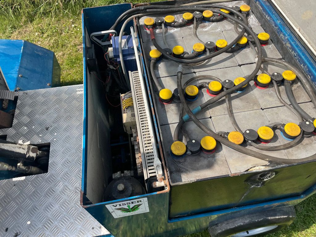 Visser Uitzetheftruck terrein heftruck electrisch