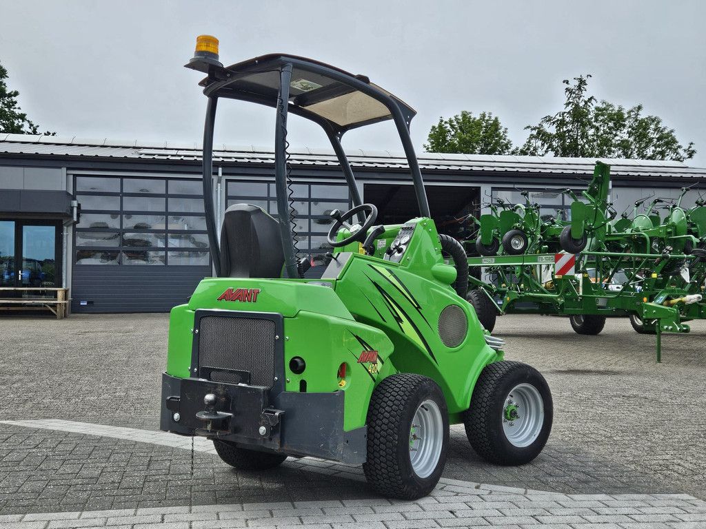 Avant 420 mini-lader