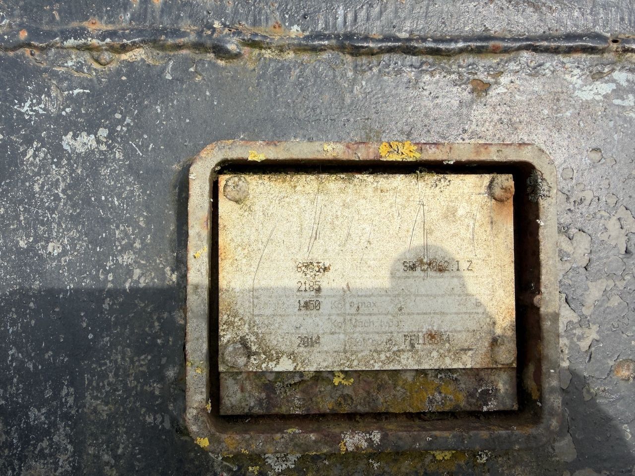 Volvo Puinbak 280cm 2500ltr Volvo aansl