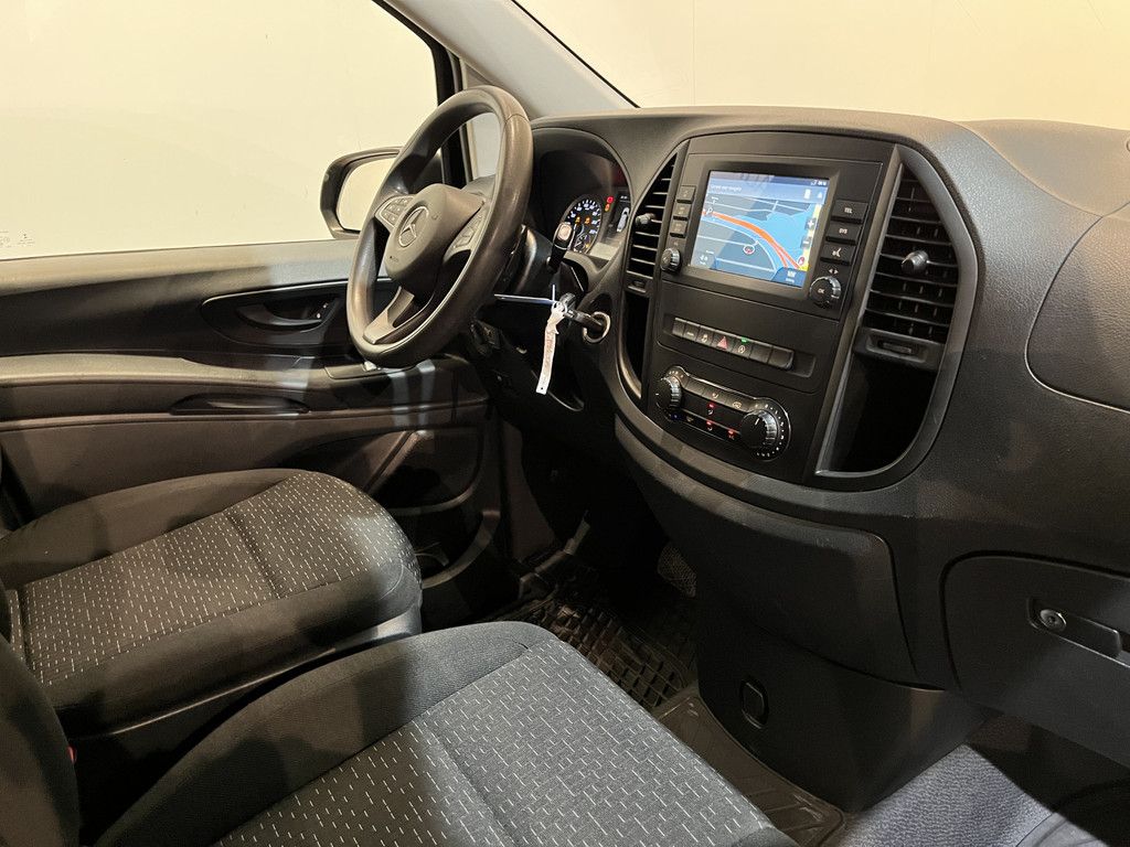 Mercedes-Benz Vito 114 CDI Lang RWD Automaat / Euro 6 / Airco / CarPlay / Cruise Control / Camera / Navigatie / Klep / 3-Zits / 57.500 KM !!