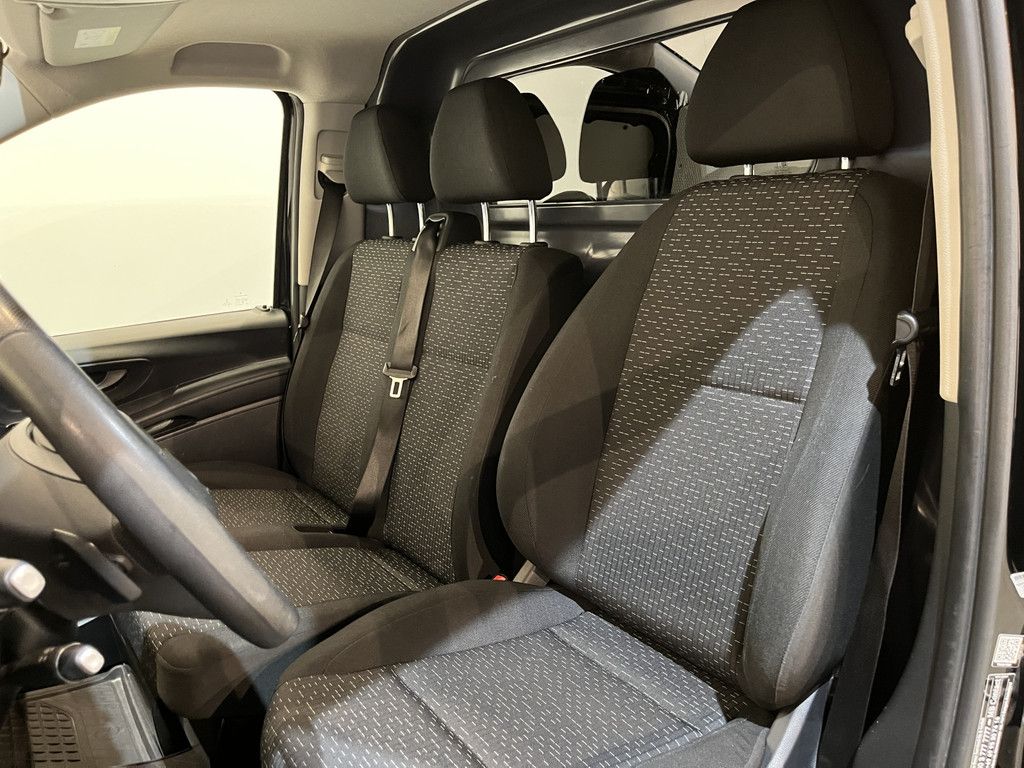 Mercedes-Benz Vito 114 CDI Lang RWD Automaat / Euro 6 / Airco / CarPlay / Cruise Control / Camera / Navigatie / Klep / 3-Zits / 57.500 KM !!