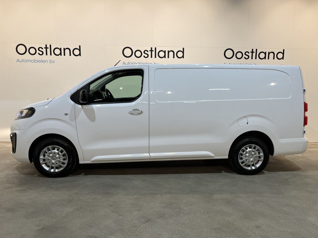 Opel Vivaro 2.0 CDTI L3H1 Innovation 180 PK Automaat / Airco / CarPlay / Camera / Cruise Control / Navigatie / Trekhaak / 34.000 KM !!