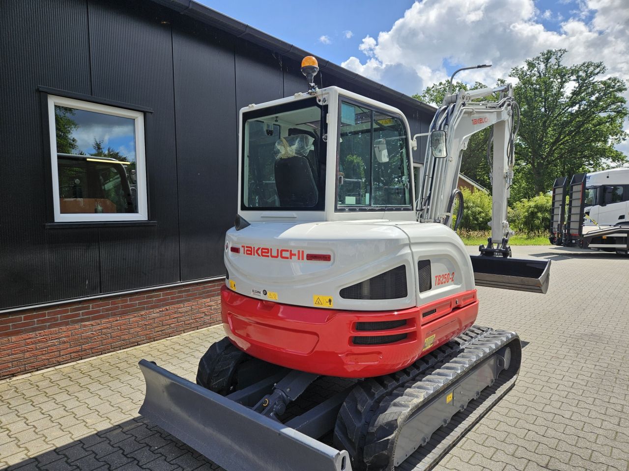 Takeuchi TB250-2 Stage V