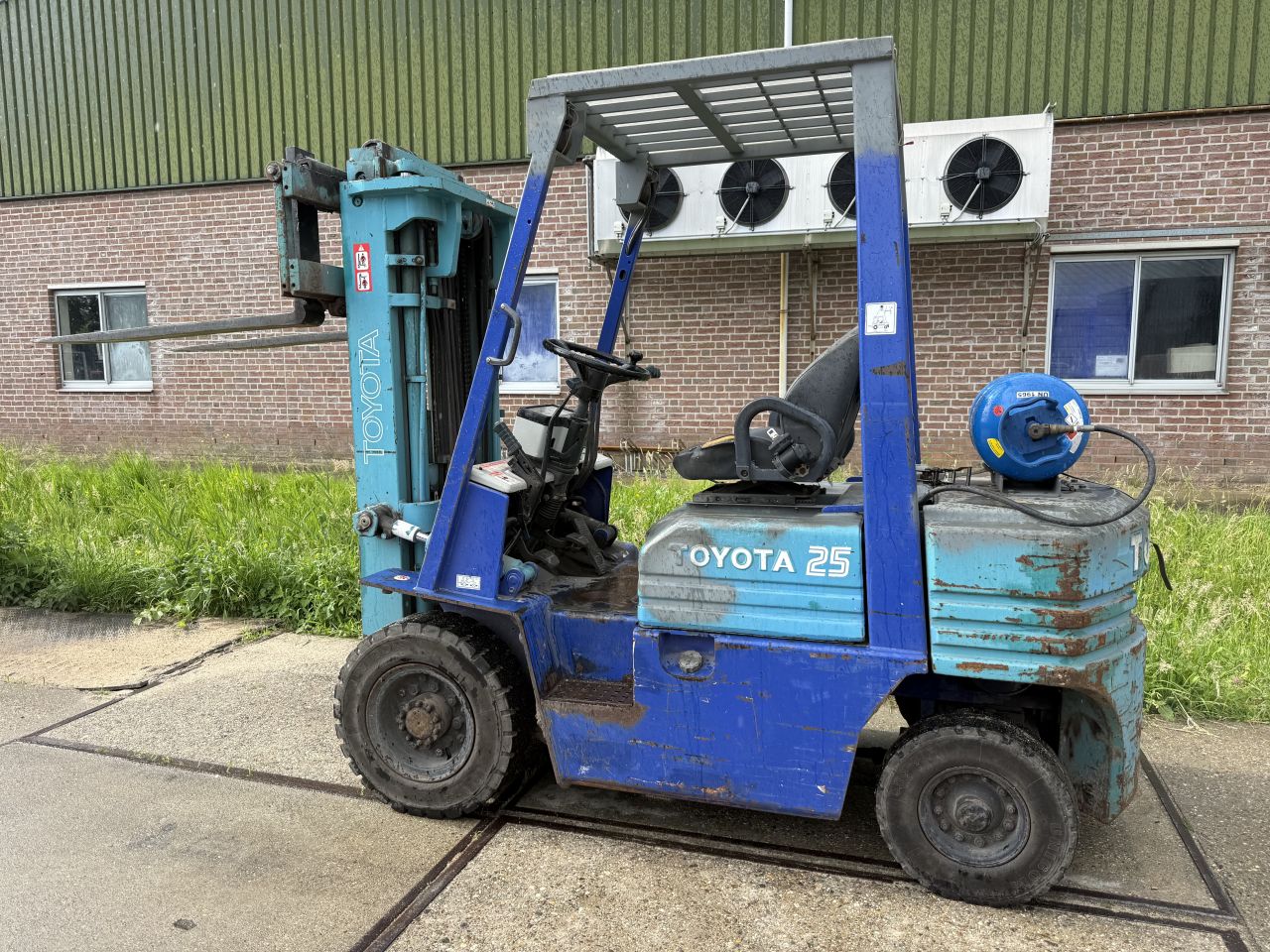 Toyota 2.5 ton lpg 3-delige mast freelift Sideshift