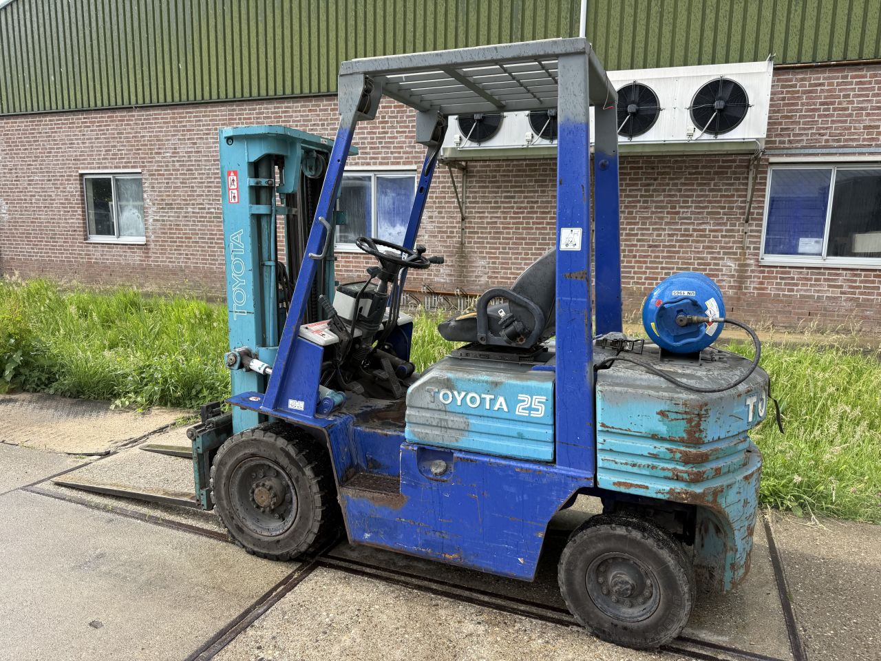 Toyota 2.5 ton lpg 3-delige mast freelift Sideshift