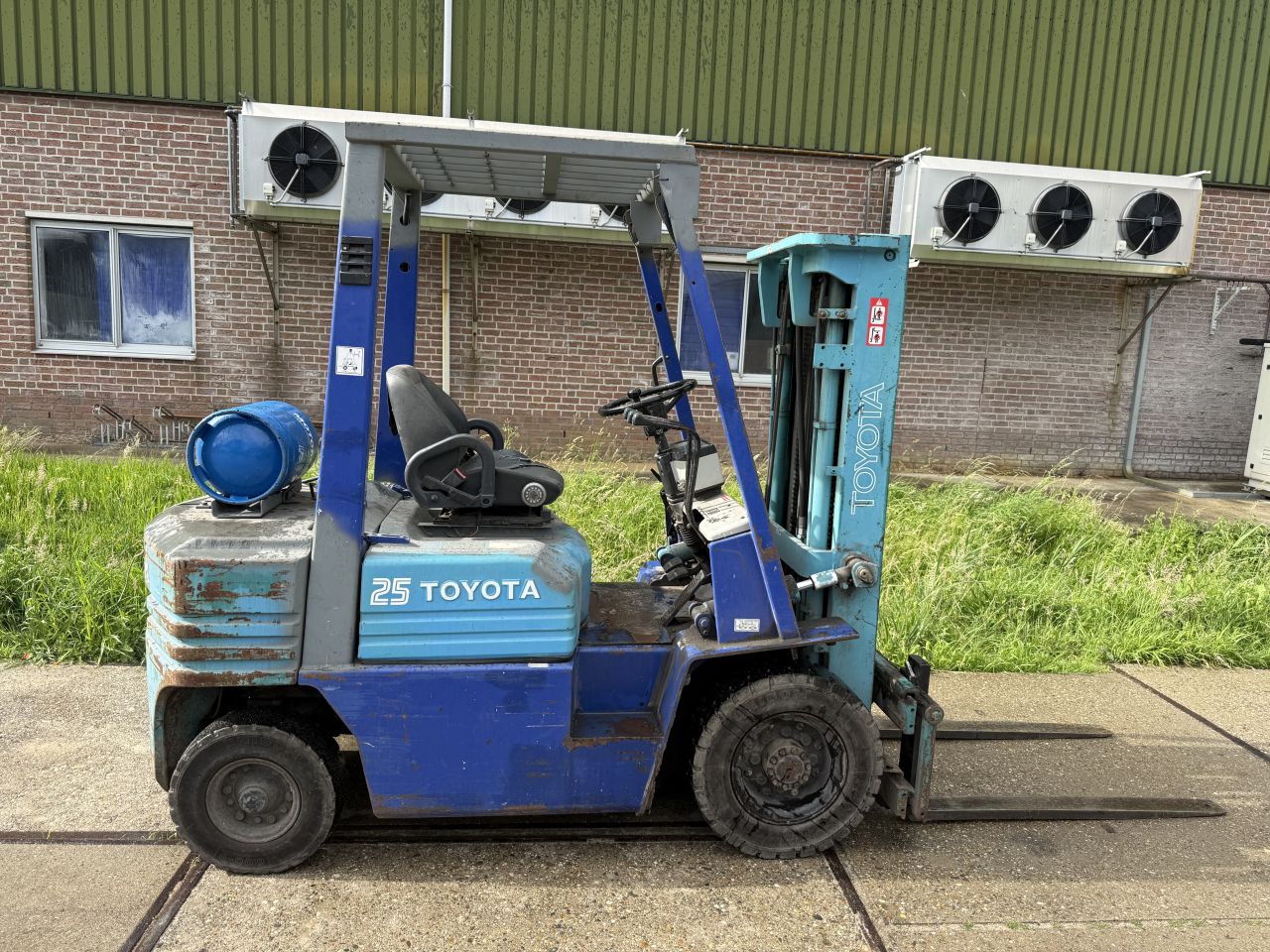 Toyota 2.5 ton lpg 3-delige mast freelift Sideshift