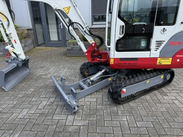 Takeuchi TB2019