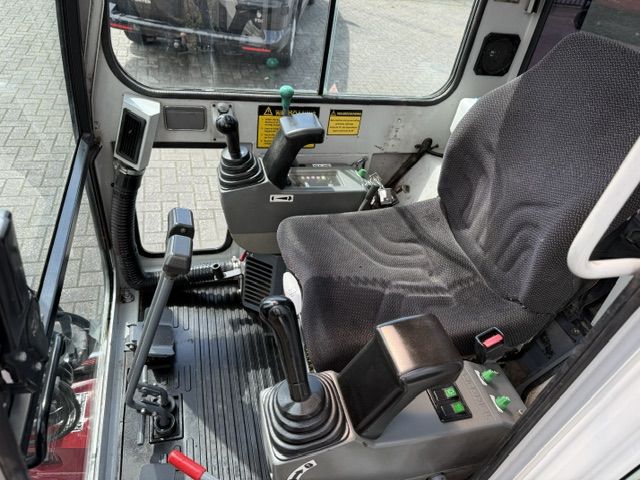 Takeuchi TB2019