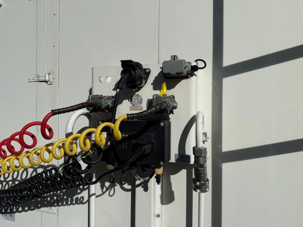 Kraker CF-X CF-X AS-1 Liftas AS-3 Stuuras Wabco Smartboard Kopschodeur NL Trailer