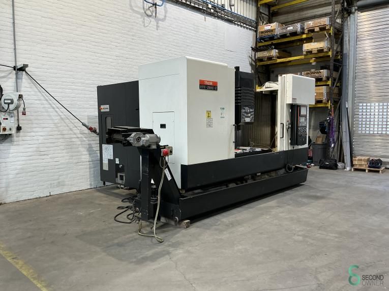 Milling machines Mazak VTC-200C-II 2010