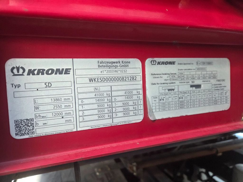 Krone SD 3 as schuifzeil tromelremmen, hardhouten vloer, deuren, Bpw