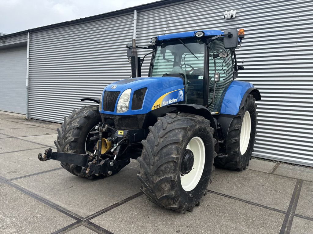 New Holland T6050