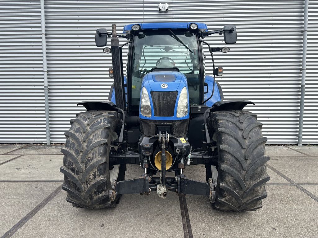 New Holland T6050