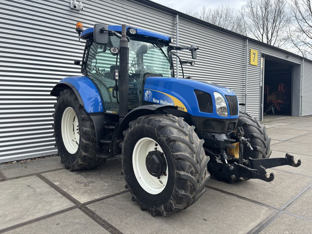 New Holland T6050
