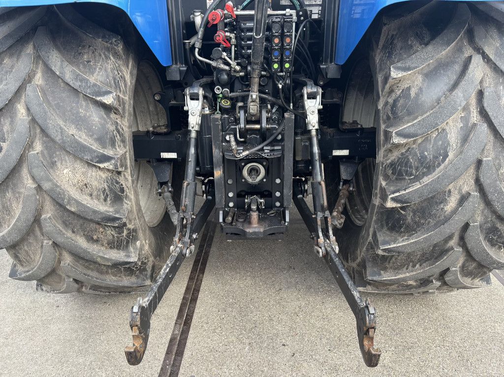New Holland T6050