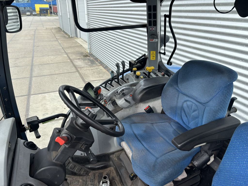 New Holland T6050