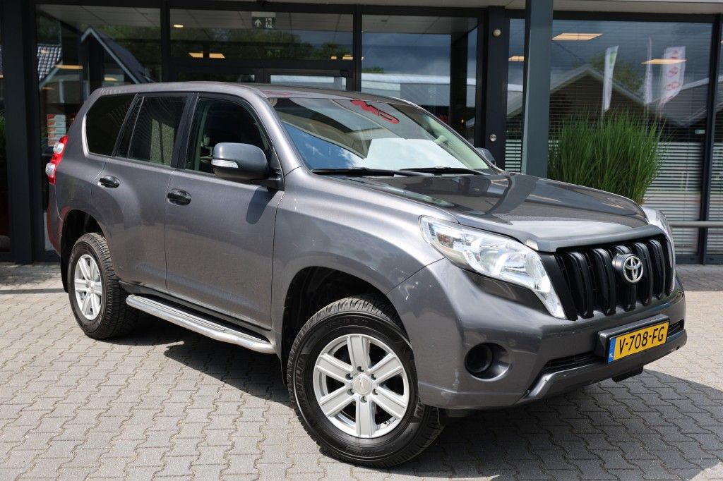 Toyota Landcruiser 150 2.8 D-4D 5DRS ACTIVE A/T VAN