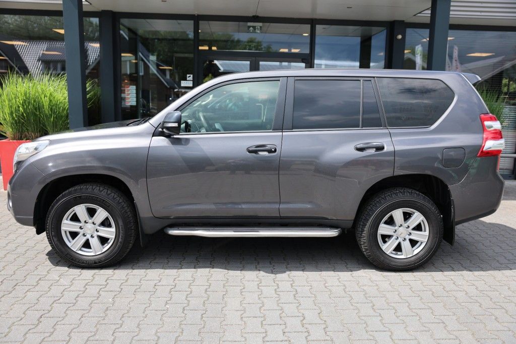 Toyota Landcruiser 150 2.8 D-4D 5DRS ACTIVE A/T VAN