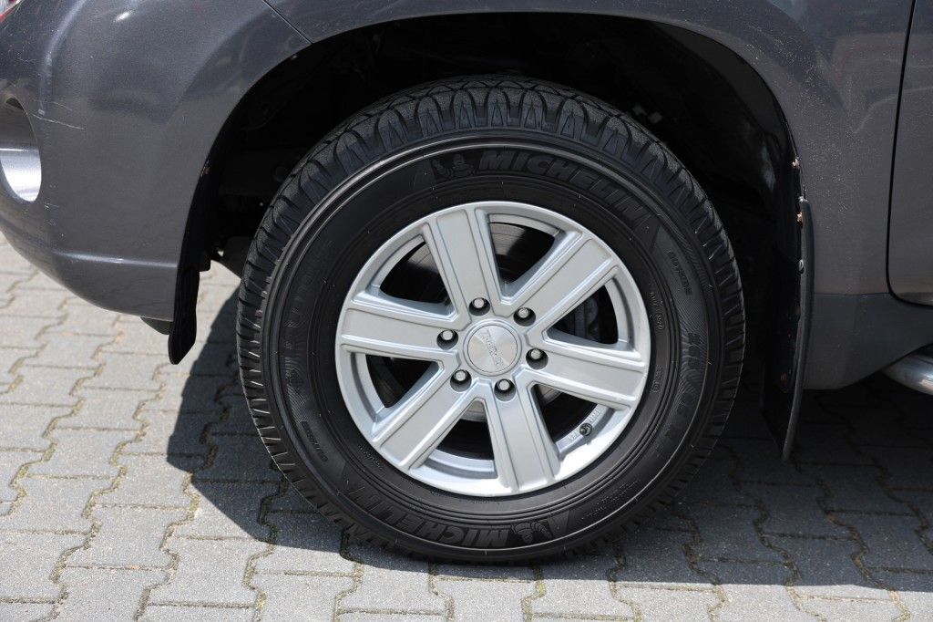 Toyota Landcruiser 150 2.8 D-4D 5DRS ACTIVE A/T VAN