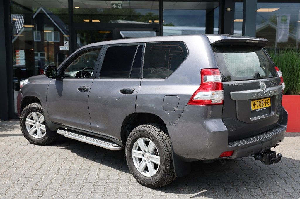 Toyota Landcruiser 150 2.8 D-4D 5DRS ACTIVE A/T VAN