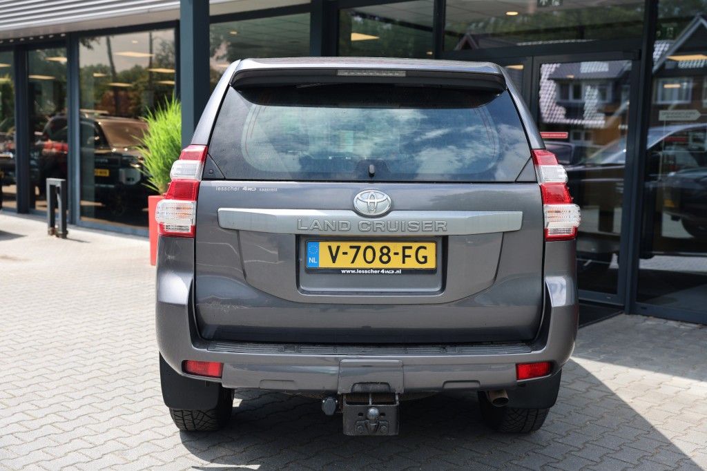 Toyota Landcruiser 150 2.8 D-4D 5DRS ACTIVE A/T VAN