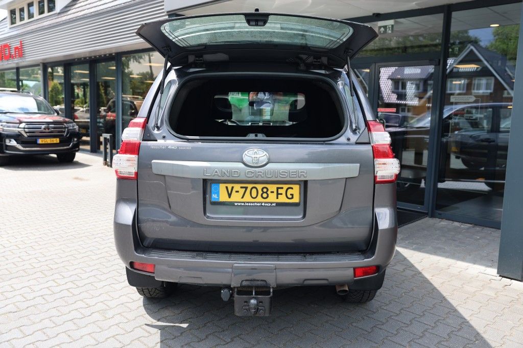 Toyota Landcruiser 150 2.8 D-4D 5DRS ACTIVE A/T VAN