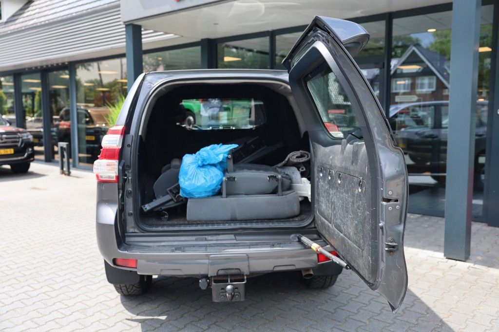 Toyota Landcruiser 150 2.8 D-4D 5DRS ACTIVE A/T VAN