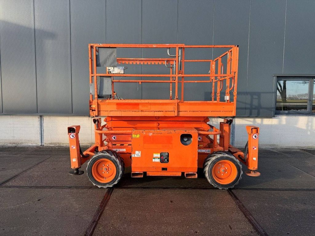 Skyjack SJ6832RT Diesel Scissor Lift 11.7m 454kg 2015