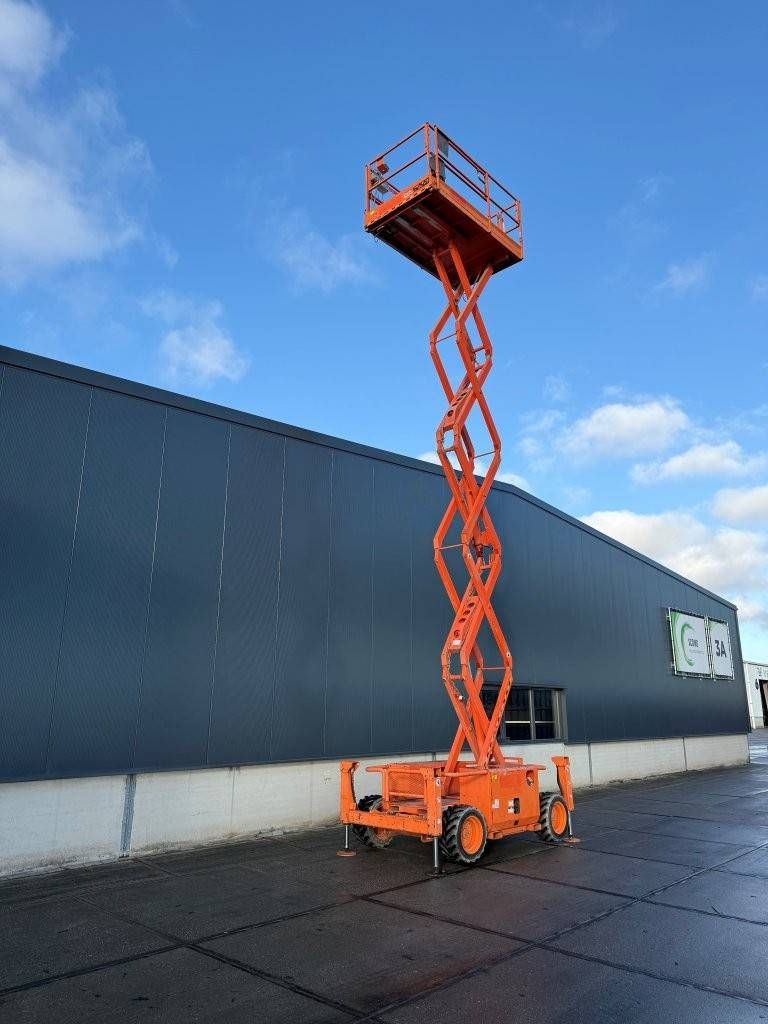 Skyjack SJ6832RT Diesel Scissor Lift 11.7m 454kg 2015