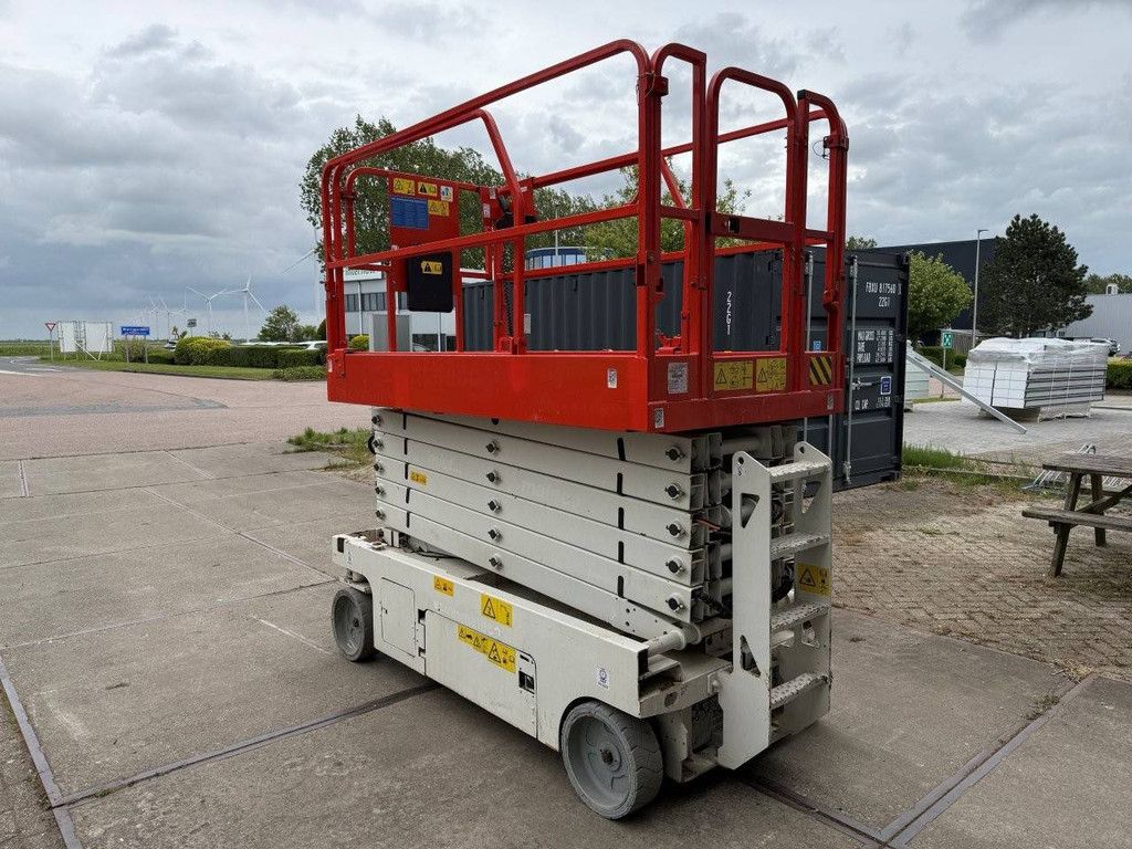Schaarhoogwerker Genie GS-4047 Elektrisch 13.7m 350kg 2015