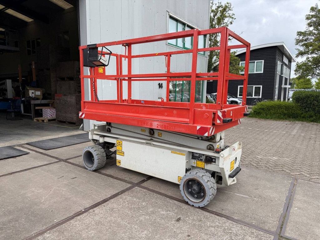 Scissor Lift Holland Lift HL84-E14 Electric 8.4m 2016