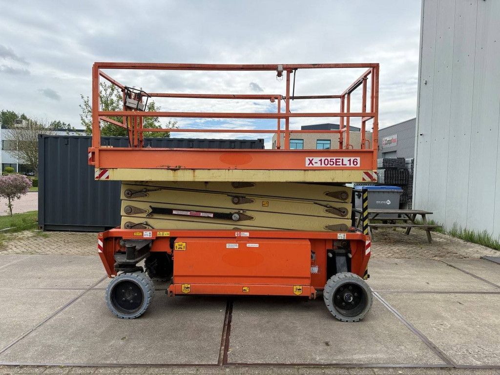 Scissor Lift Holland Lift X-105EL16 Electric 650kg 10.7m 2014