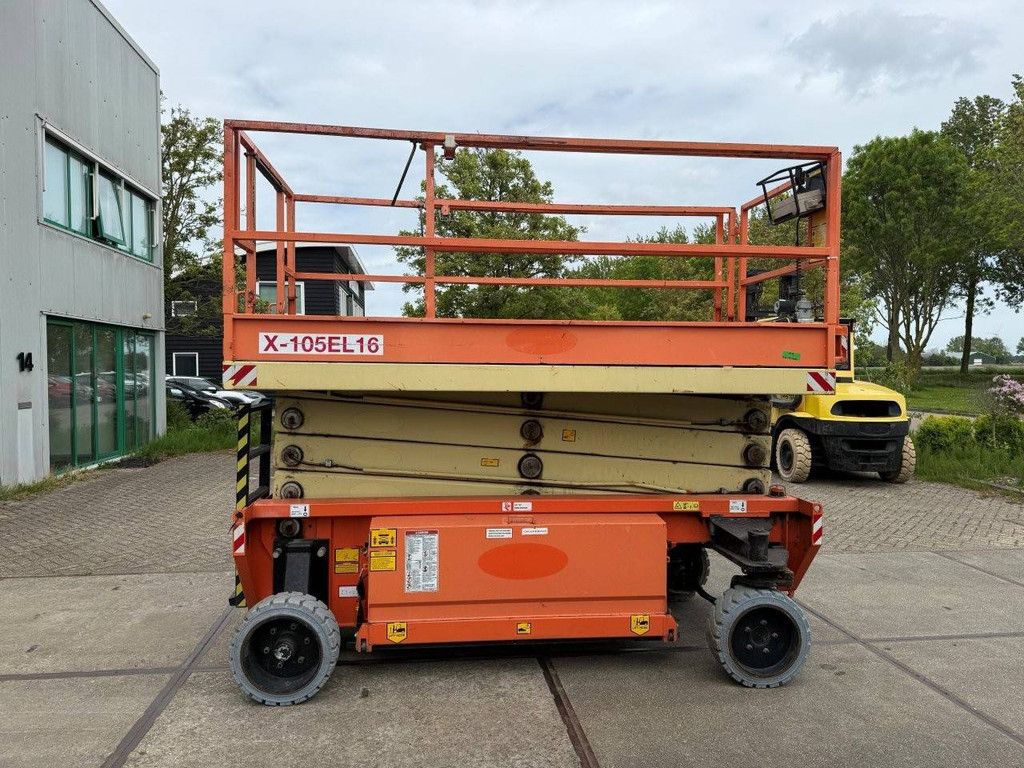 Scissor Lift Holland Lift X-105EL16 Electric 650kg 10.7m 2014