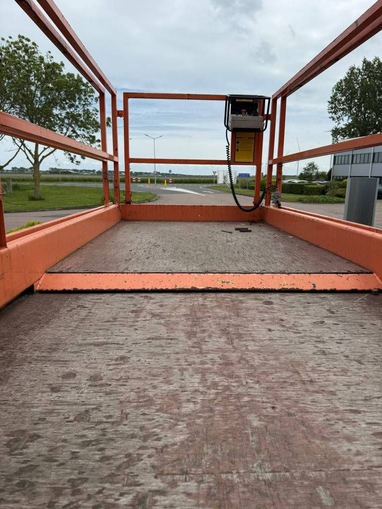 Scissor Lift Holland Lift X-105EL16 Electric 650kg 10.7m 2014