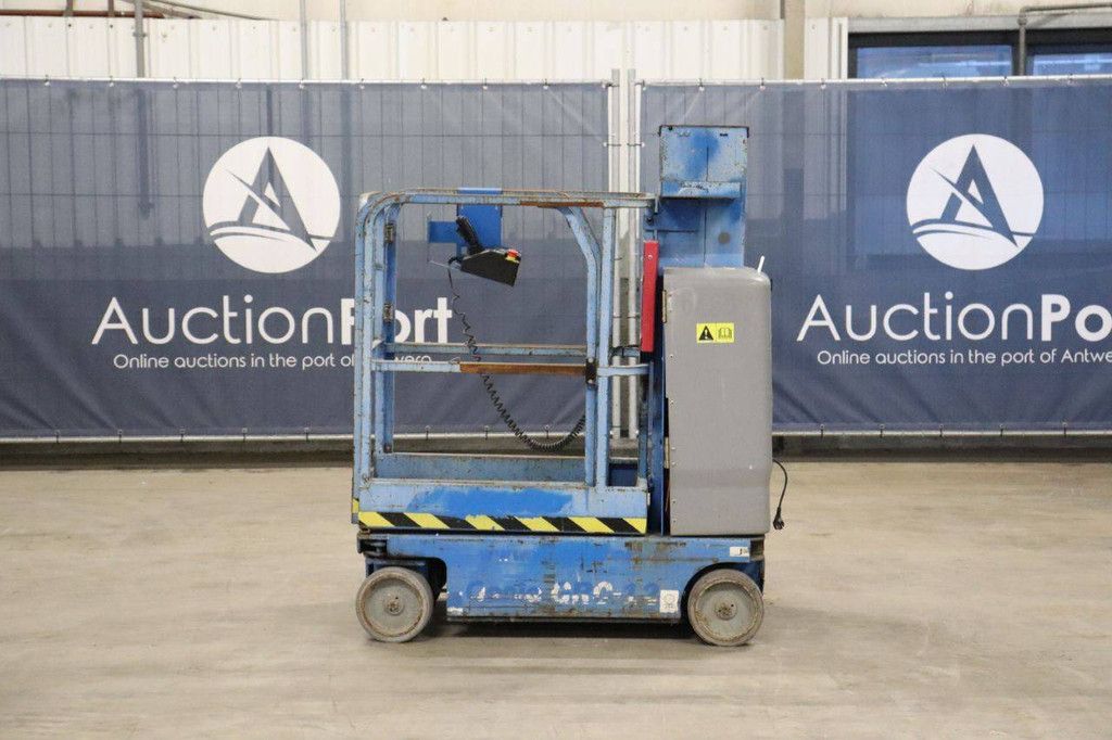 Genie GRC-12 Electric Mast Lift 5.66m 2016