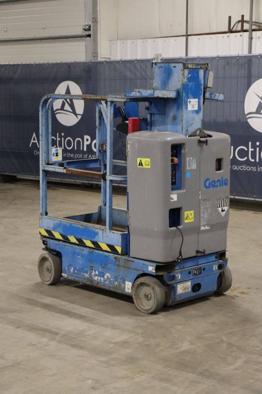 Genie GRC-12 Electric Mast Lift 5.66m 2016
