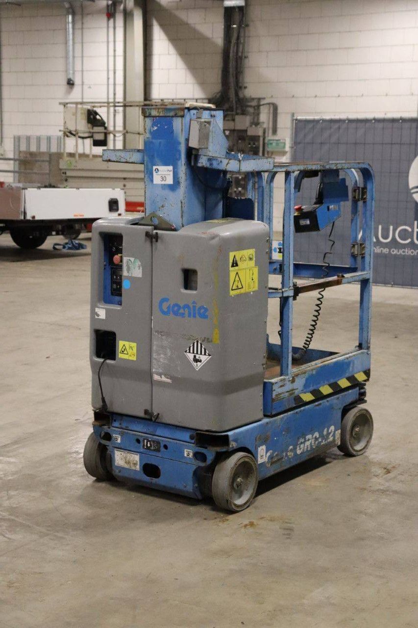 Genie GRC-12 Electric Mast Lift 5.66m 2016
