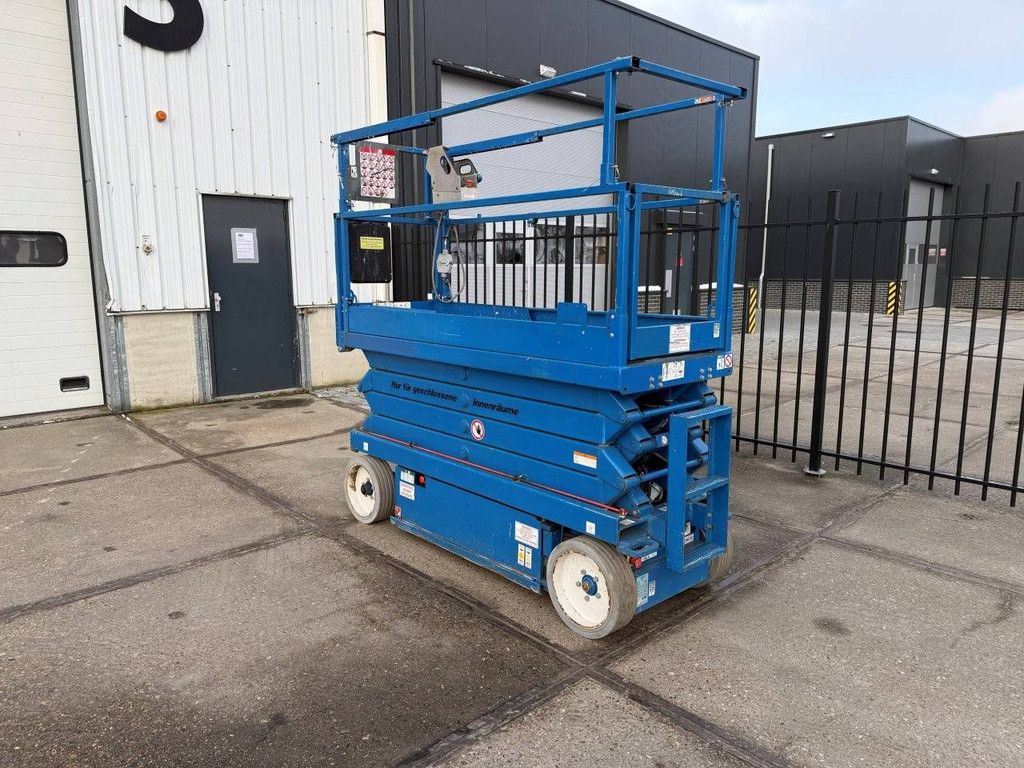 Skyjack SJIII-3226 Elektrische Scherenbühne 9,9 m 2015