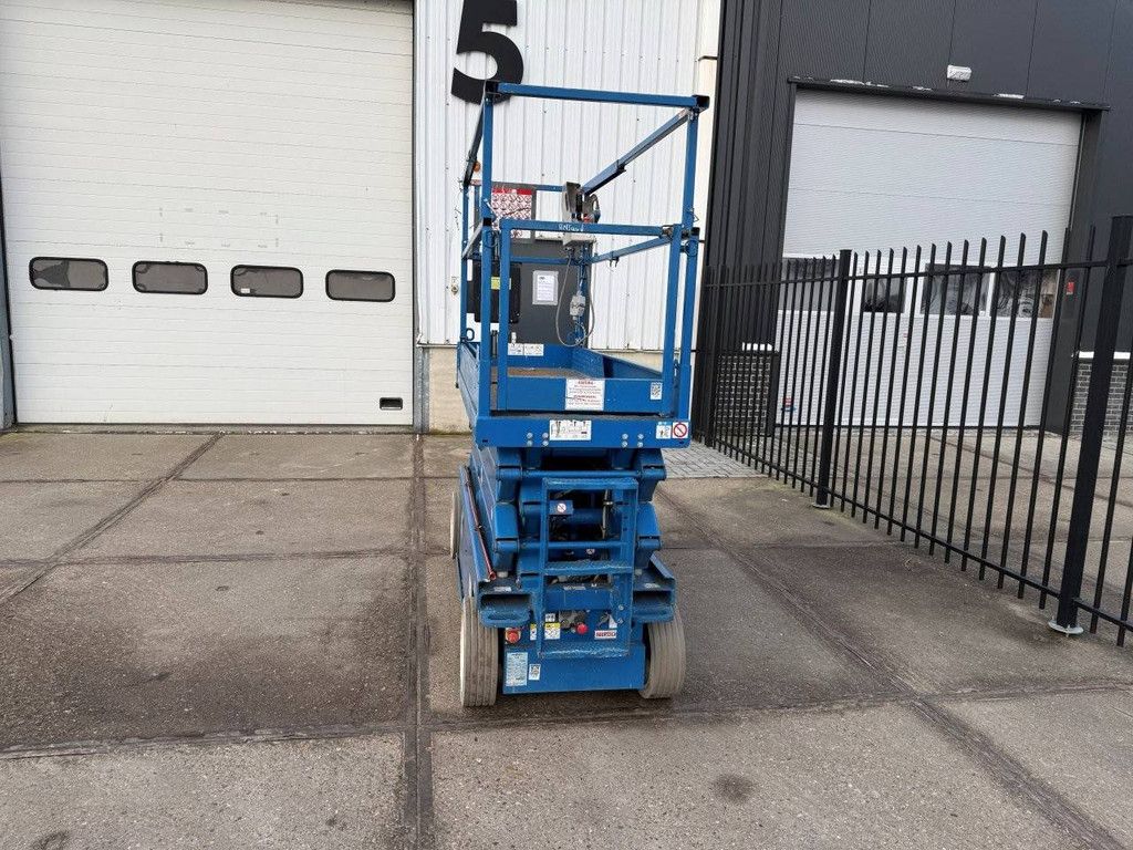 Skyjack SJIII-3226 Elektrische Scherenbühne 9,9 m 2015