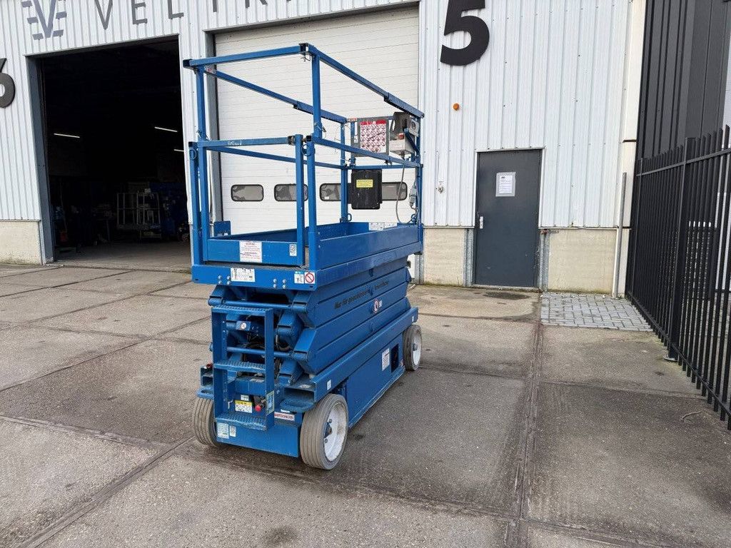Skyjack SJIII-3226 Elektrische Scherenbühne 9,9 m 2015