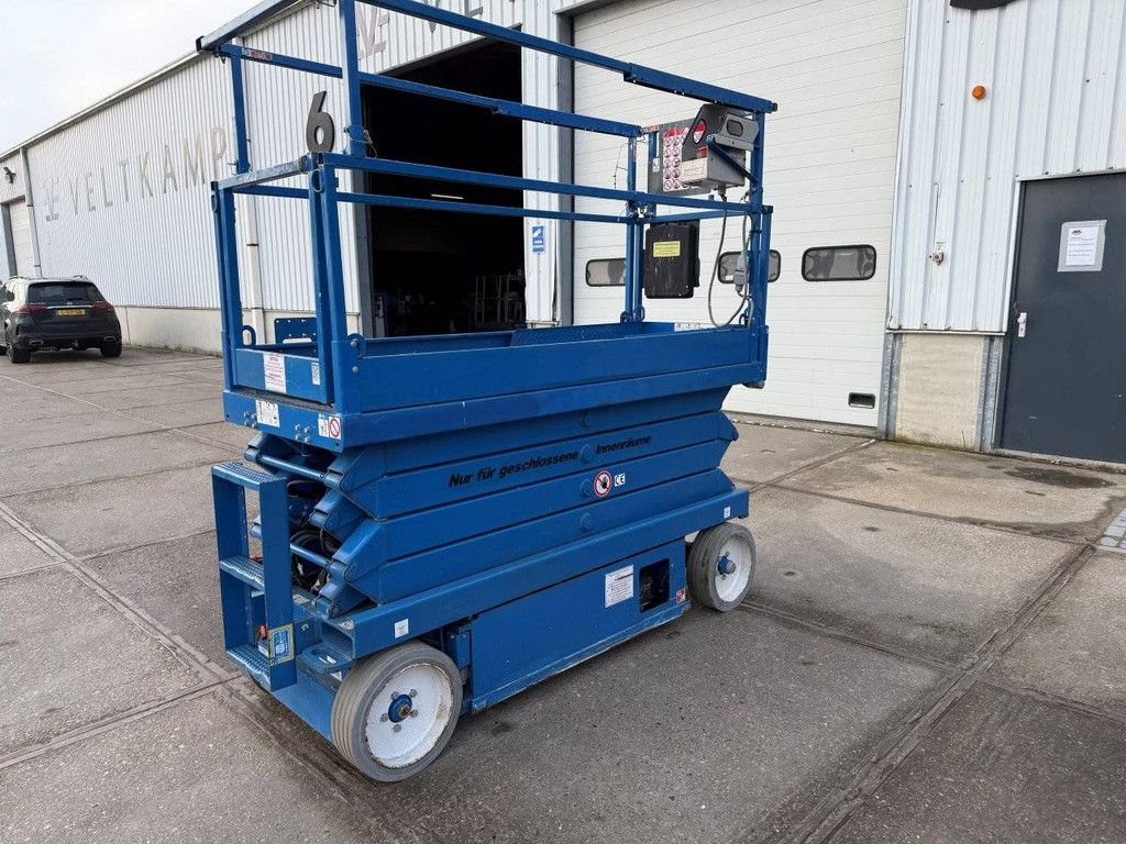 Skyjack SJIII-3226 Elektrische Scherenbühne 9,9 m 2015